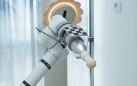 腰肌劳损的中医“奇招”：中科尚易循经调理机器人